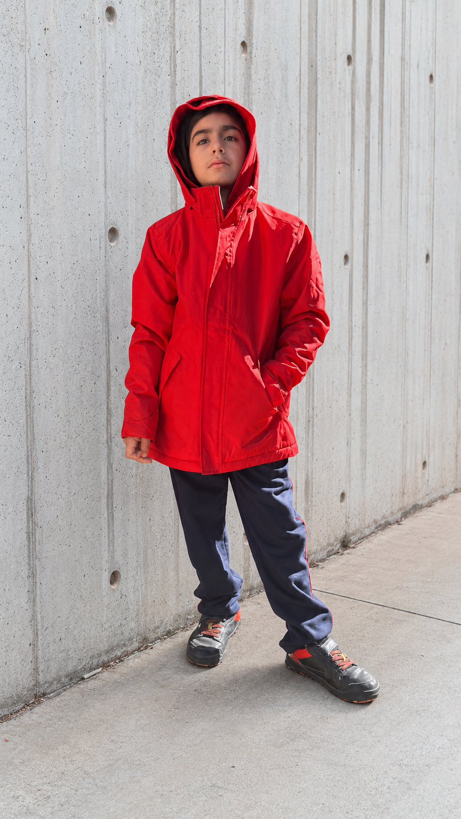 Parka escolar con gorro extraíble