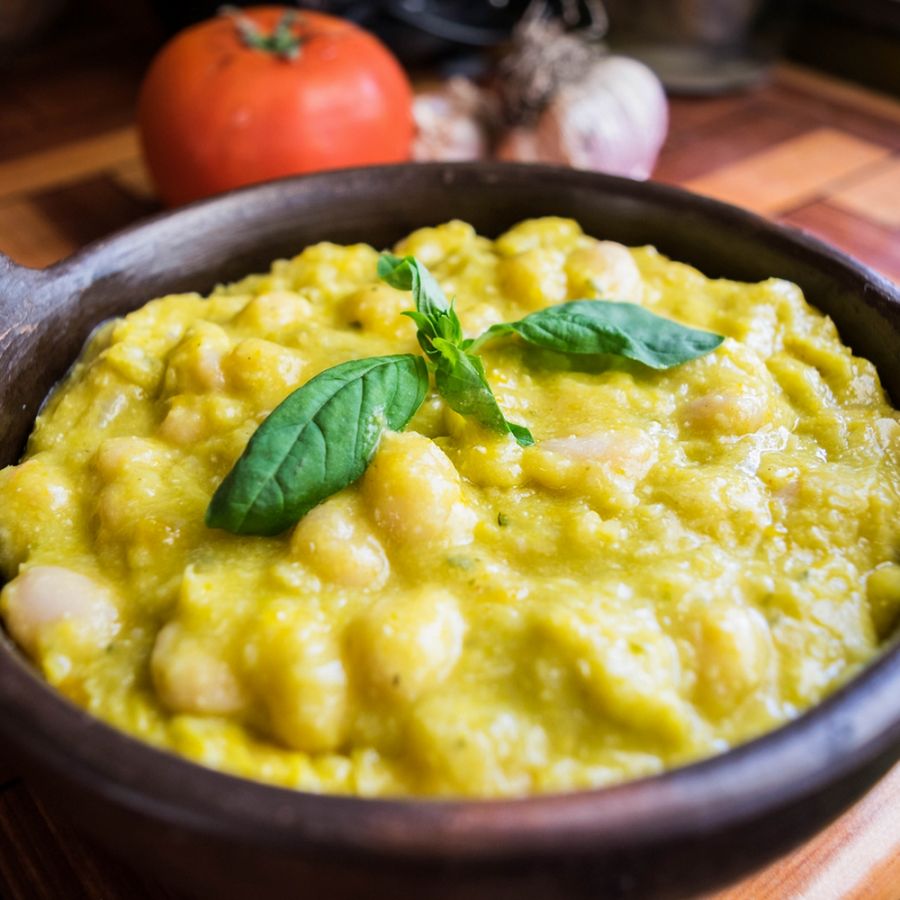 POROTOS CON MAZAMORRA